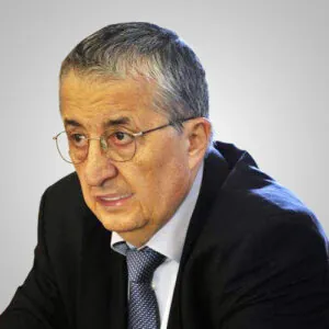 Portret: Prof. Dr. Dragoș Stanciu.